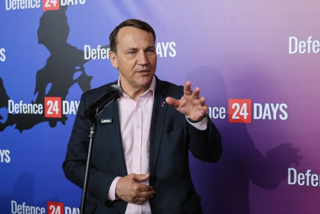 Sikorski: NATO haos oko američkih trupa zbunio Moskvu Sikorski: NATO haos oko američkih trupa zbunio Moskvu