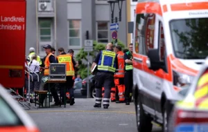 Policija tvrdi da se više osumnjičenih i talaca vjerovatno nalazi unutar njemačke banke