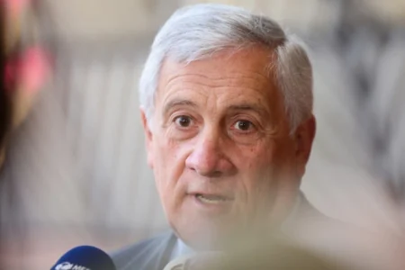Italija poručila Izraelu: Nemate pravo ponižavati pritvorene aktiviste flote za Gazu Italija poručila Izraelu: Nemate pravo ponižavati pritvorene aktiviste flote za Gazu