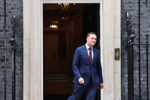 Wes Streeting podnio ostavku na mjesto ministra zdravstva dok raste pritisak na britanskog premijera da odstupi