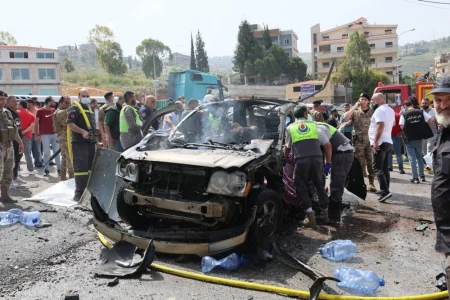 Izraelci dronovima gađali vozila na autoputu južno od Bejruta, poginulo osam osoba Izraelci dronovima gađali vozila na autoputu južno od Bejruta, poginulo osam osoba