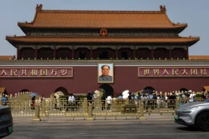 Trump sletio u Peking: Uskoro počinju ključni razgovori sa Xijem o Iranu, Tajvanu i trgovini
