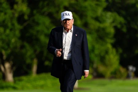 Trump zaprijetio Iranu: Vrijeme ističe, požurite ili od vas neće ostati ništa Trump zaprijetio Iranu: Vrijeme ističe, požurite ili od vas neće ostati ništa
