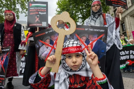 Dvije kolone, dvije poruke: Krajnja desnica i pro-palestinski marš na ulicama Londona