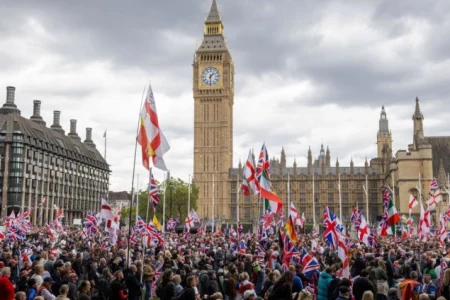 Tommy Robinson pozvao desetine hiljada u Londonu da se pripreme za Bitku za Britaniju