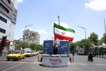 Iran u pregovorima sa SAD-om traži deblokiranje 24 milijarde dolara zamrznute imovine Iran u pregovorima sa SAD-om traži deblokiranje 24 milijarde dolara zamrznute imovine