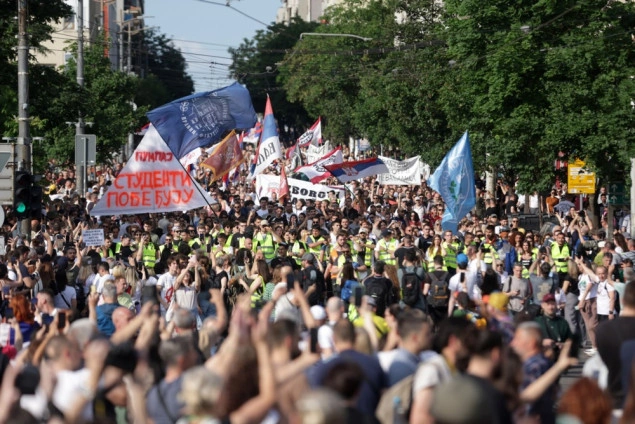 Završen skup na Slaviji: Studenti ponovo zatražili raspisivanje izbora Završen skup na Slaviji: Studenti ponovo zatražili raspisivanje izbora