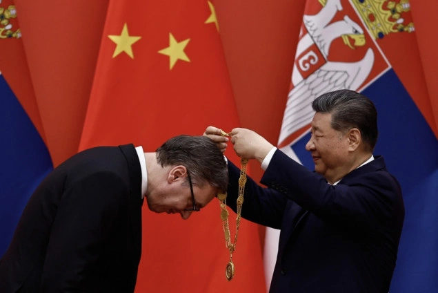 Xi Jinping i Vučić u Pekingu poručili: Kina i Srbija produbljuju strateško partnerstvo Xi Jinping i Vučić u Pekingu poručili: Kina i Srbija produbljuju strateško partnerstvo