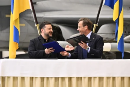 Ukrajina kupuje 20 švedskih Gripen aviona, dodatnih 16 dobija kao donaciju Ukrajina kupuje 20 švedskih Gripen aviona, dodatnih 16 dobija kao donaciju