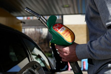 Nafta poskupljuje život: Evo kako da se zaštitite od sve veće ovisnosti o gorivu
