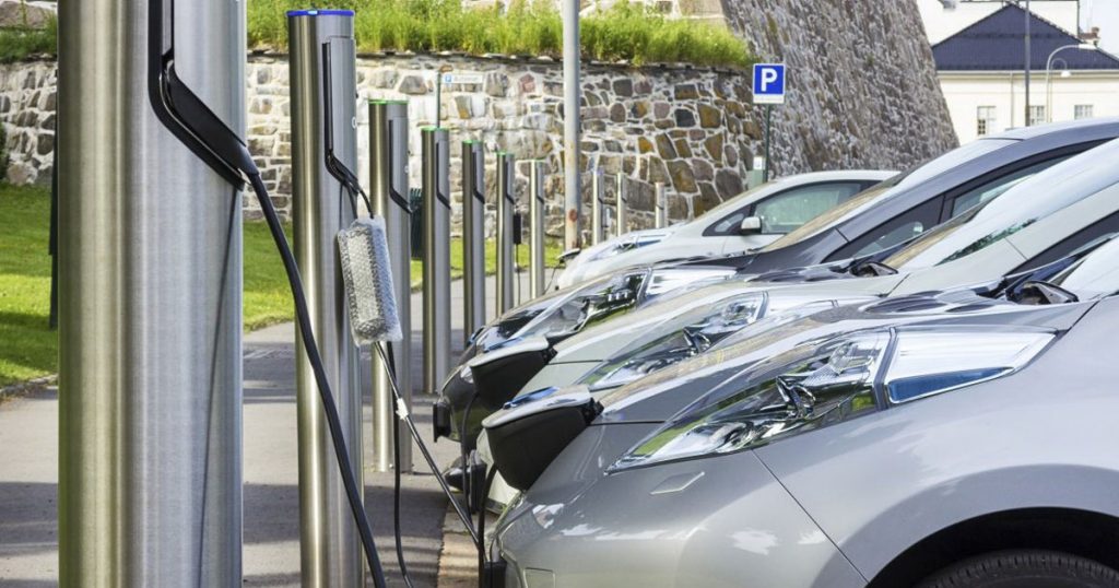 Uvoz automobila u Bosnu i Hercegovinu se smanjuje, ali raste broj električnih vozila