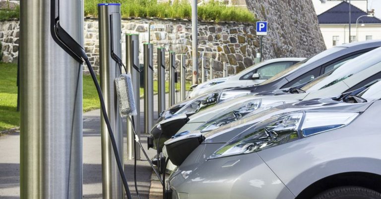 Uvoz automobila u Bosnu i Hercegovinu se smanjuje, ali raste broj električnih vozila