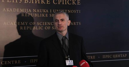 Banjalučki profesor spada u svetsku elitu zbog svog kvantnog istraživanja veštačke inteligencije Banjalučki profesor spada u svetsku elitu zbog svog kvantnog istraživanja veštačke inteligencije