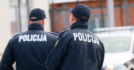 Nakon prijave otmice djevojčice, u Lukavcu je uhapšen muškarac zbog droge Nakon prijave otmice djevojčice, u Lukavcu je uhapšen muškarac zbog droge