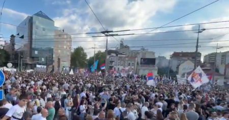 https://www.nezavisne.com/novosti/ex-yu/UZIVO-Protest-u-Beogradu-Brojni-gradjani-pristizu-na-skup-VIDEO/966361 https://www.nezavisne.com/novosti/ex-yu/UZIVO-Protest-u-Beogradu-Brojni-gradjani-pristizu-na-skup-VIDEO/966361