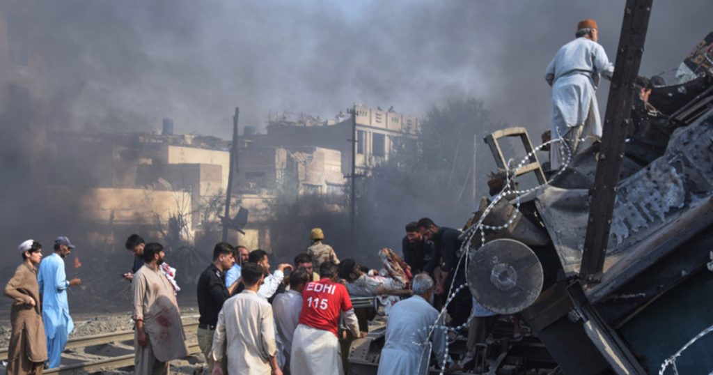 https://www.nezavisne.com/novosti/svijet/Napad-na-ruzi-u-Pakistanu-Eksplodirao-voz-vise-od-24-mrtvih/966450
