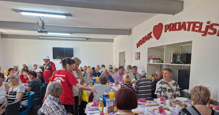 “Mozaik prijateljstva” Banja Luka: Obilježen još jedan praznik “Mozaik prijateljstva” Banja Luka: Obilježen još jedan praznik