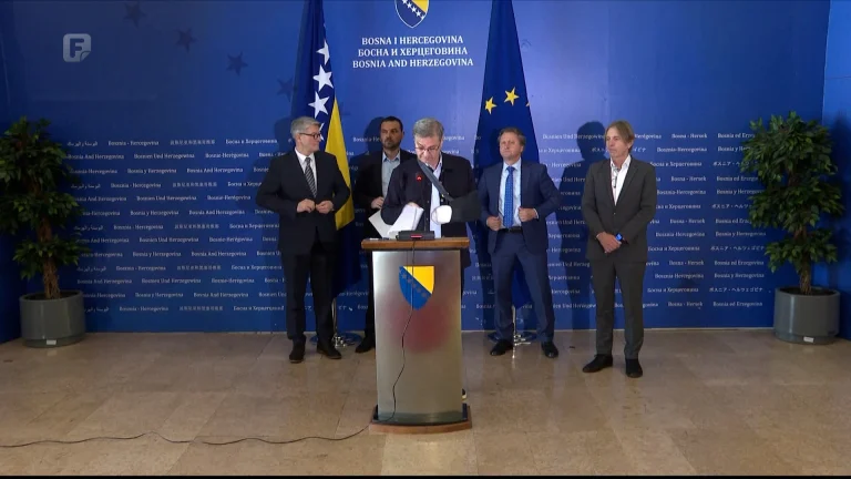 Potpisnici Memoranduma traže očuvanje Ustavnog suda, nadležnosti države i euroatlantskog puta BiH Potpisnici Memoranduma traže očuvanje Ustavnog suda, nadležnosti države i euroatlantskog puta BiH