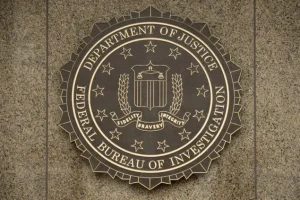 FBI nudi 200.000 dolara za informacije o bivšoj agentici optuženoj za špijunažu za Iran