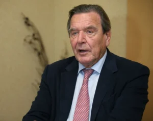 Berlin odbacio Putinov prijedlog da Gerhard Schröder bude posrednik u ratu u Ukrajini