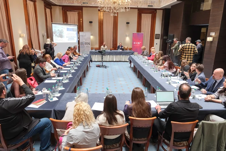 Javni interes pod sve većim teretom tužbi za klevetu