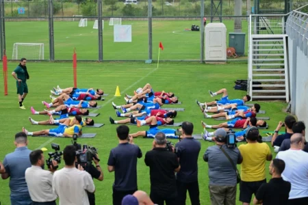 Počele pripreme fudbalske reprezentacije Irana u Antaliji Počele pripreme fudbalske reprezentacije Irana u Antaliji