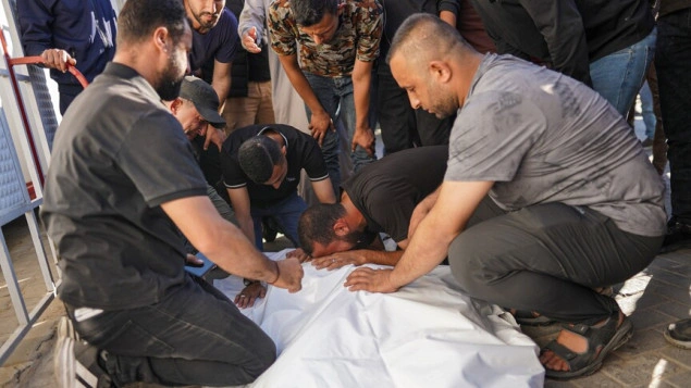 Palestinac ubijen, 5 ranjeno u izraelskim napadima širom Pojasa Gaze uprkos prekidu vatre Palestinac ubijen, 5 ranjeno u izraelskim napadima širom Pojasa Gaze uprkos prekidu vatre