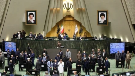 Iranski parlament će glasati o upravljanju Hormuškim tjesnacem Iranski parlament će glasati o upravljanju Hormuškim tjesnacem