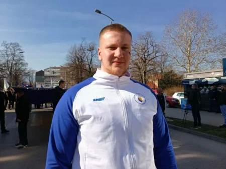 Tri zlatne i jedna srebrena medalja za mlade bh. atletičare na Mitingu Agrama u Zagrebu Tri zlatne i jedna srebrena medalja za mlade bh. atletičare na Mitingu Agrama u Zagrebu