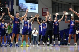 Košarkaši Budućnosti poveli 1:0 protiv Cluja u četvrtfinalnoj seriji play-offa ABA lige