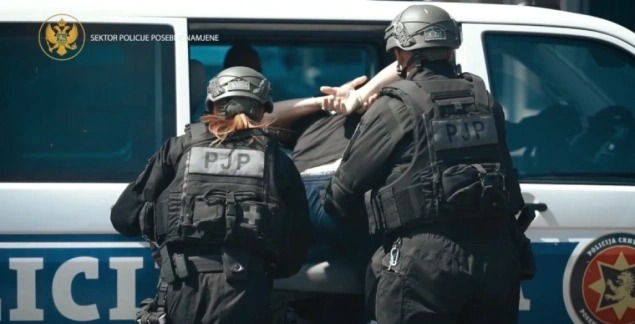 U Crnoj Gori uhapšen državljanin Srbije za kojim je raspisana potjernica U Crnoj Gori uhapšen državljanin Srbije za kojim je raspisana potjernica