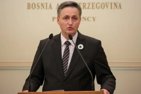 Bećirović: Usvajanje Rezolucije o Srebrenici jedna od najvećih diplomatskih i moralnih pobjeda BiH Bećirović: Usvajanje Rezolucije o Srebrenici jedna od najvećih diplomatskih i moralnih pobjeda BiH