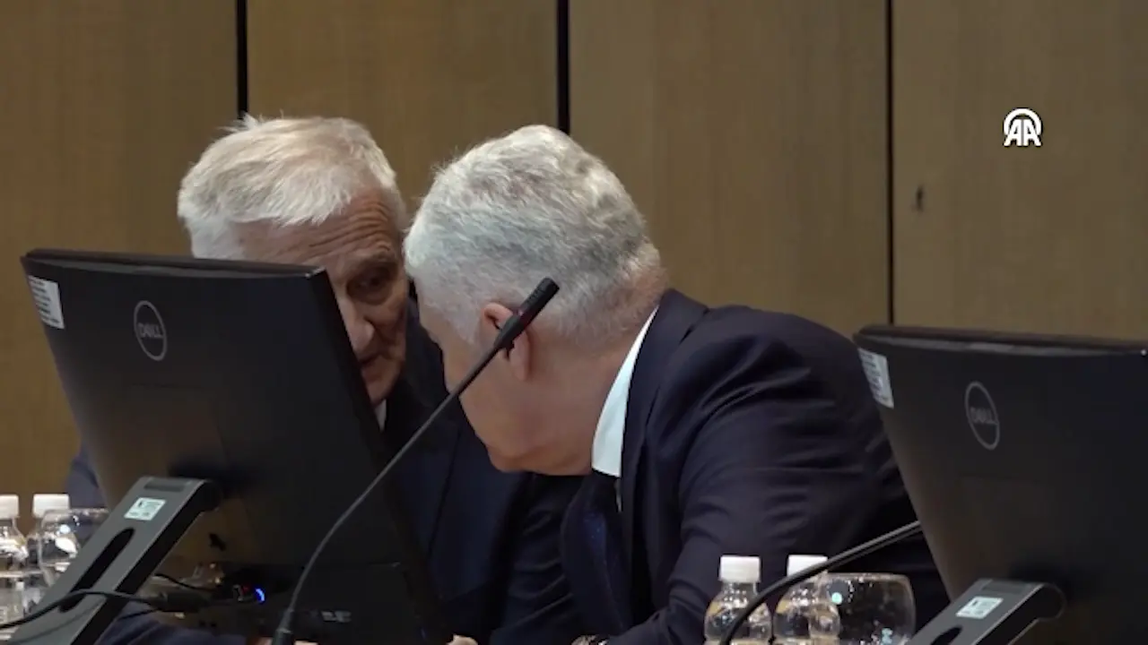 Prekinuta sjednica Doma naroda uoči izjašnjavanja o Zakonu o javnim nabavkama po hitnom postupku Prekinuta sjednica Doma naroda uoči izjašnjavanja o Zakonu o javnim nabavkama po hitnom postupku