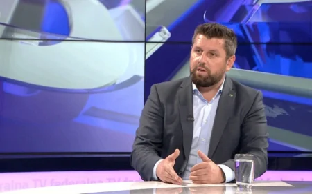 Duraković podnio krivičnu prijavu tužilaštvu u Banjoj Luci protiv Amidžića zbog govora mržnje Duraković podnio krivičnu prijavu tužilaštvu u Banjoj Luci protiv Amidžića zbog govora mržnje