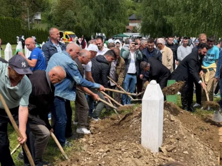 Kolektivna dženaza u Veljacima: Nakon 33 godine ukopan Kajtaz Salkić
