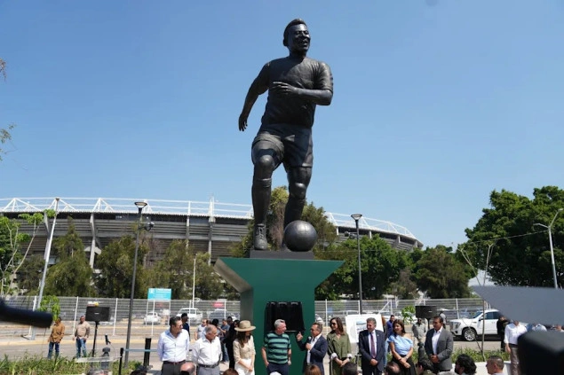 Visoka statua Pelea otkrivena u Guadalahari, pred Svjetsko prvenstvo Visoka statua Pelea otkrivena u Guadalahari, pred Svjetsko prvenstvo
