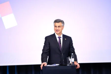 Plenković: Hrvatska ove godine izdvaja 203 milijuna eura za Hrvate izvan zemlje, BiH je važan partner Plenković: Hrvatska ove godine izdvaja 203 milijuna eura za Hrvate izvan zemlje, BiH je važan partner