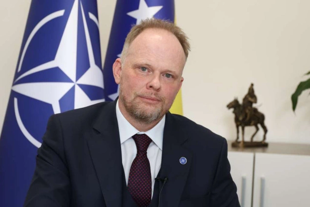 Hamilton: Ako NATO može postići konsenzus među 32 članice, može i BiH među tri zajednice