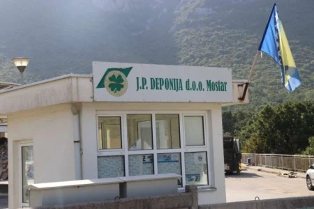 Požar na odlagalištu Uborak
