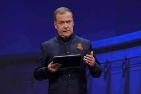 Medvedev upozorio evropske lidere: Dronovi će nastaviti ulaziti u vaše zemlje Medvedev upozorio evropske lidere: Dronovi će nastaviti ulaziti u vaše zemlje