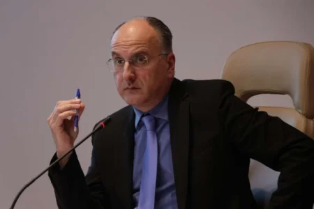 Arnaut u Bundestagu govorio o saradnji, kulturi sjećanja i borbi protiv negiranja genocida Arnaut u Bundestagu govorio o saradnji, kulturi sjećanja i borbi protiv negiranja genocida