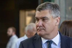 Bilo bi komično da nije uznemirujuće: Milanović kritizirao Vučićeve tvrdnje o vojnom savezu