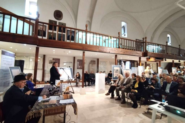 Izložba Život u opkoljenom Sarajevu Rikarda Larme kao trajno svjedočanstvo jednog vremena Izložba Život u opkoljenom Sarajevu Rikarda Larme kao trajno svjedočanstvo jednog vremena