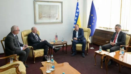 Premijer Nikšić razgovarao s otpravnikom poslova Ambasade SAD-a u BiH Ginkelom