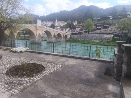 Uči o Allahu, izložba Almira Derviševića spoj duhovnosti, umjetnosti i obrazovanja