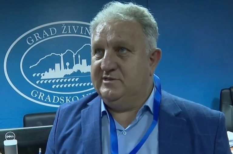 Detalji istrage protiv Naila Jusića: Predsjedavajući GV Živinice naručio lažne diplome za suprugu, sina, snahu…; sa kupljenim zvanjima radili kao psiholog, medicinska sestra, njegovateljica