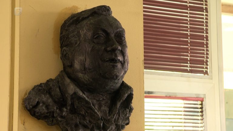 Kultna sarajevska kafana sjeća se umjetnika: Otkrivena bista Halida Bešlića