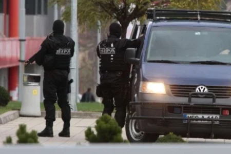 SIPA razbila mrežu za krijumčarenje migranata u Bihaću: Uhapšeni državljani BiH i Pakistana