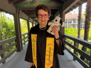 Da, dušo, trebala je samo 61 godina!: Billie Jean King diplomirala u 82. godini nakon što je napustila fakultet zbog tenisa