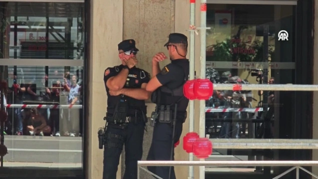 Španska policija ušla u sjedište Socijalističke partije u istrazi o finansiranju Španska policija ušla u sjedište Socijalističke partije u istrazi o finansiranju